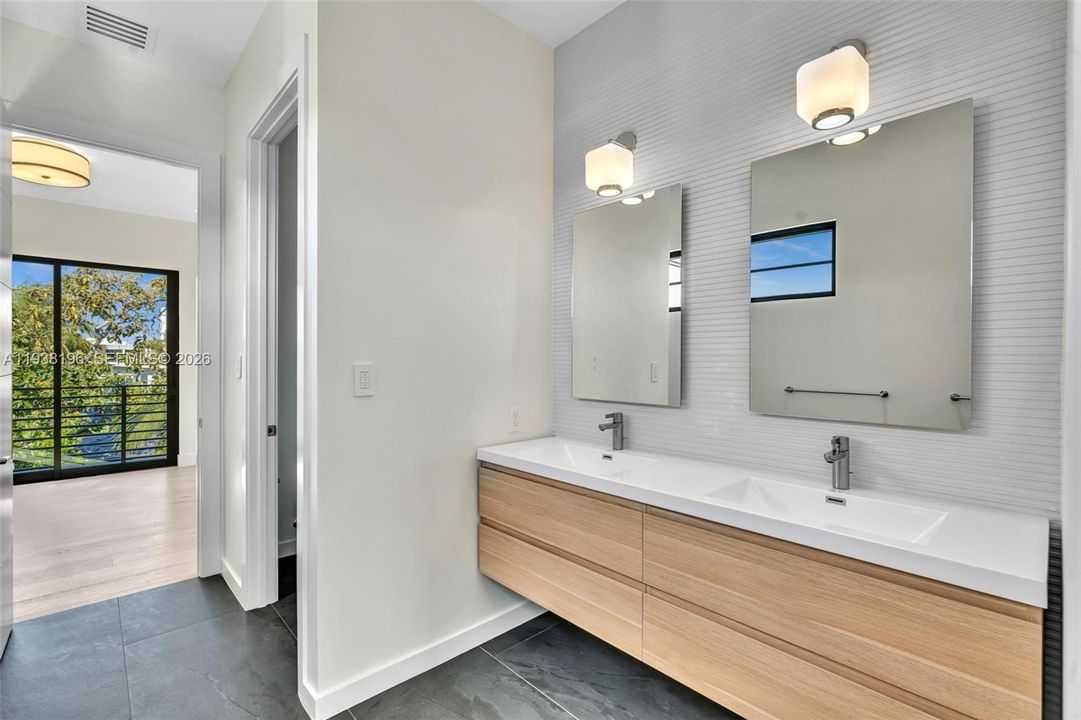 For Sale: $4,750,000 (6 beds, 4 baths, 0 Square Feet)