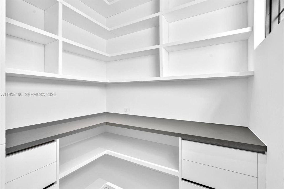 For Sale: $4,750,000 (6 beds, 4 baths, 0 Square Feet)