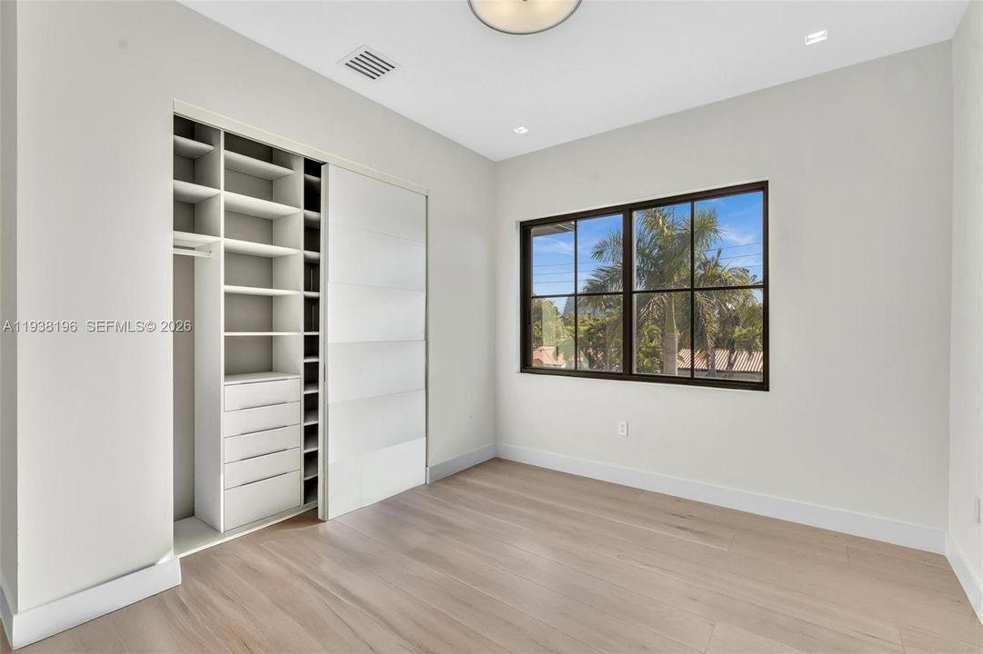 For Sale: $4,750,000 (6 beds, 4 baths, 0 Square Feet)