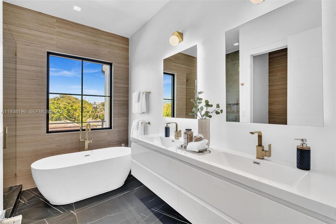 For Sale: $4,750,000 (6 beds, 4 baths, 0 Square Feet)