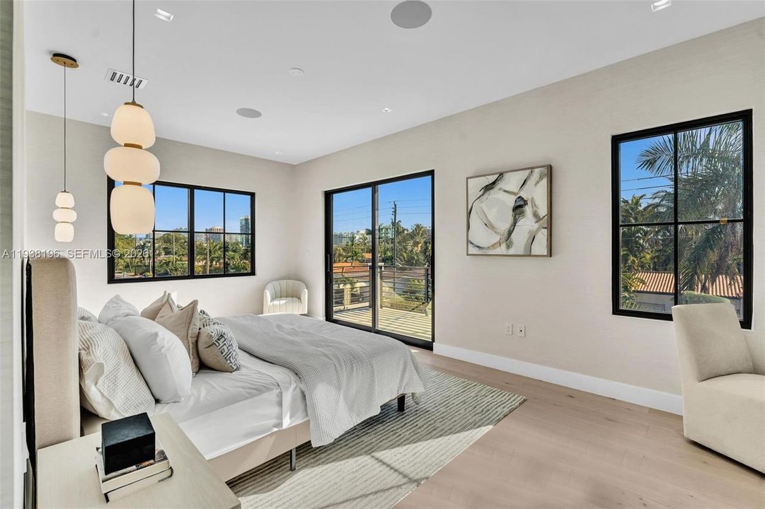 For Sale: $4,750,000 (6 beds, 4 baths, 0 Square Feet)