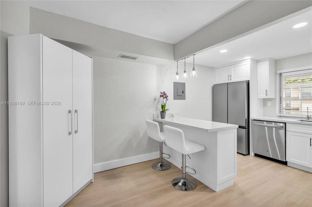 En Venta: $165,000 (2 camas, 2 baños, 950 Pies cuadrados)