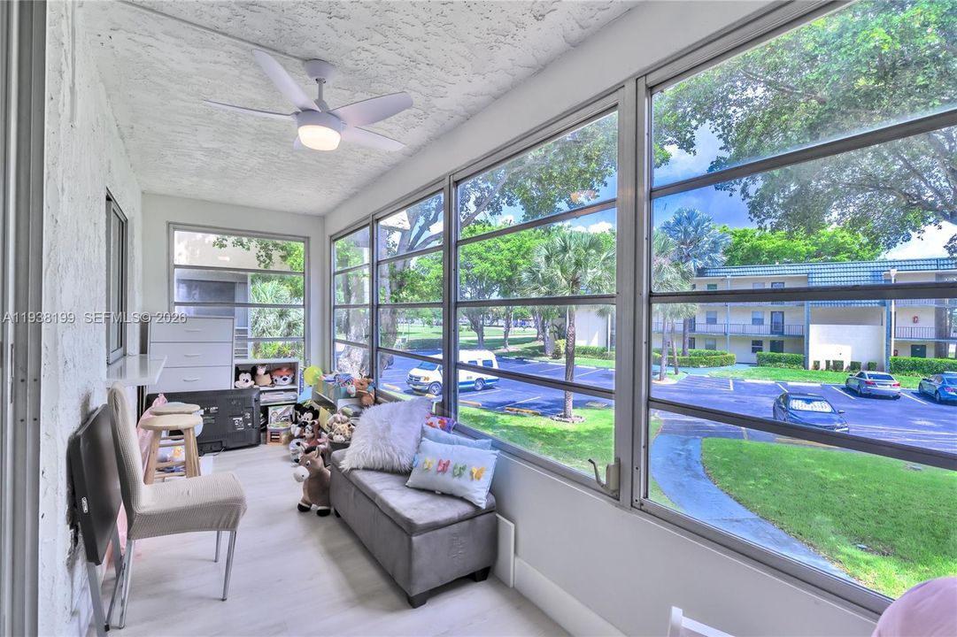 En Venta: $165,000 (2 camas, 2 baños, 950 Pies cuadrados)