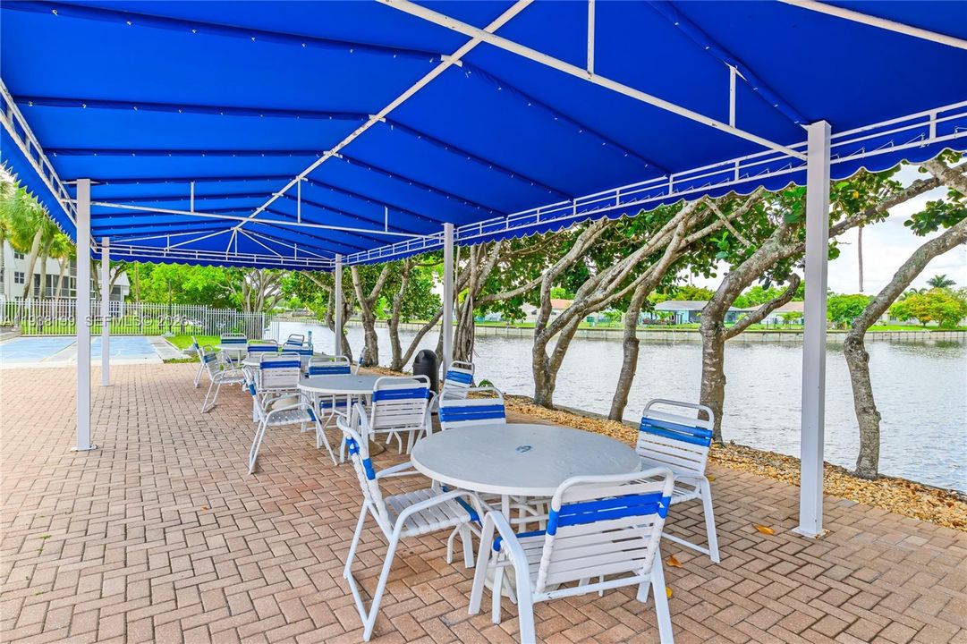 En Venta: $165,000 (2 camas, 2 baños, 950 Pies cuadrados)