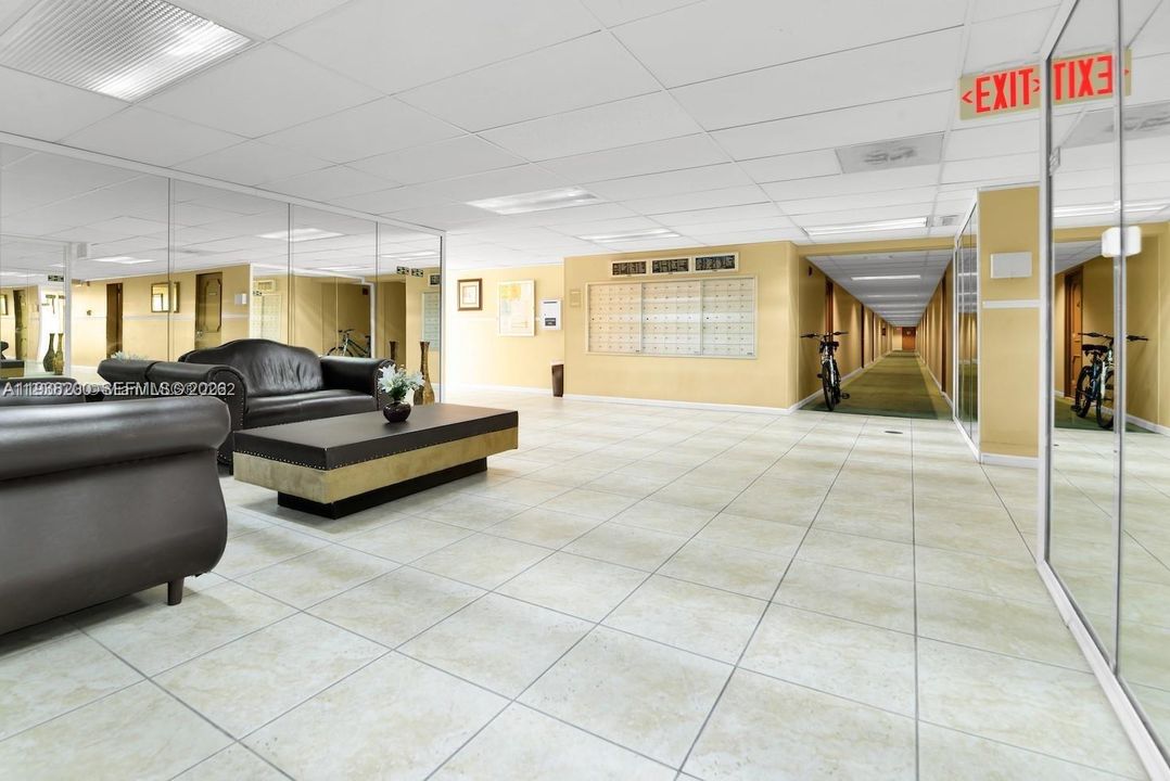 На продажу: $205,000 (2 спален, 1 ванн, 924 Квадратных фут)