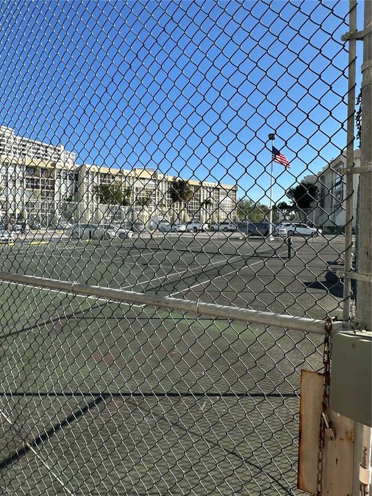 На продажу: $205,000 (2 спален, 1 ванн, 924 Квадратных фут)