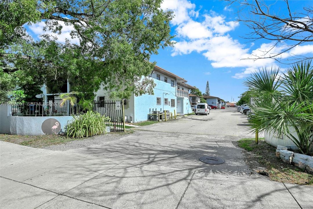 На продажу: $280,000 (2 спален, 2 ванн, 926 Квадратных фут)