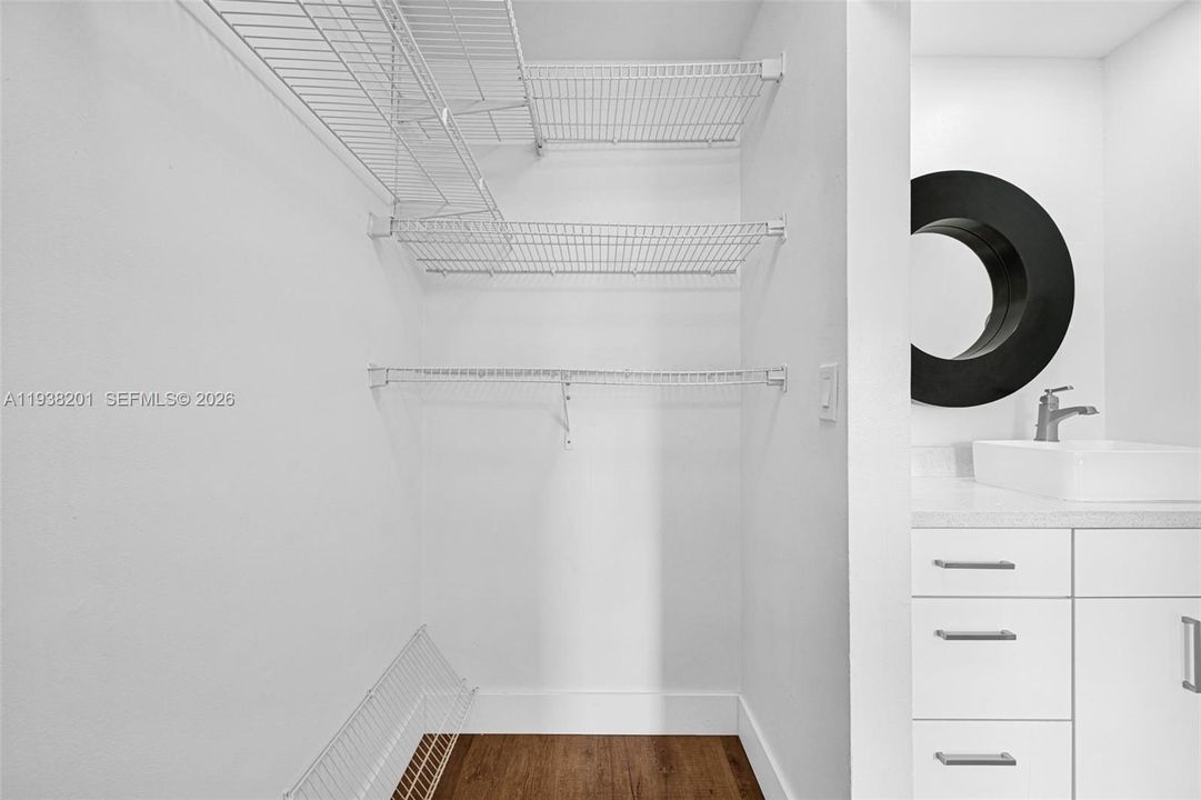 На продажу: $280,000 (2 спален, 2 ванн, 926 Квадратных фут)