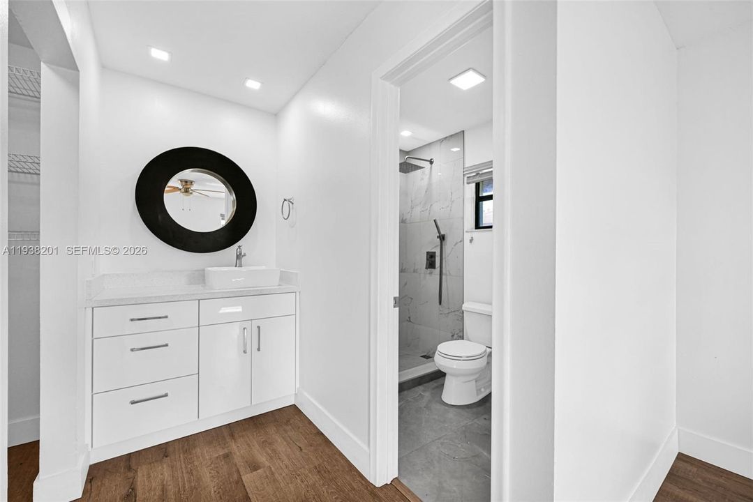 На продажу: $280,000 (2 спален, 2 ванн, 926 Квадратных фут)