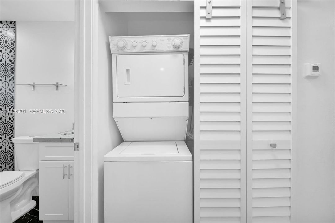 На продажу: $280,000 (2 спален, 2 ванн, 926 Квадратных фут)