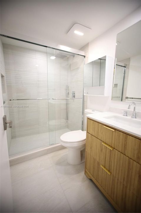 合同活跃: $2,100 (2 贝兹, 2 浴室, 986 平方英尺)