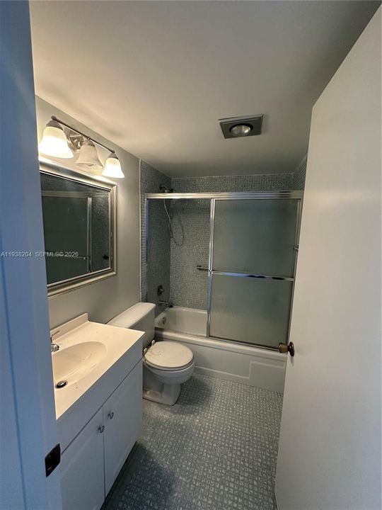 出租: $2,100 (2 贝兹, 1 浴室, 861 平方英尺)