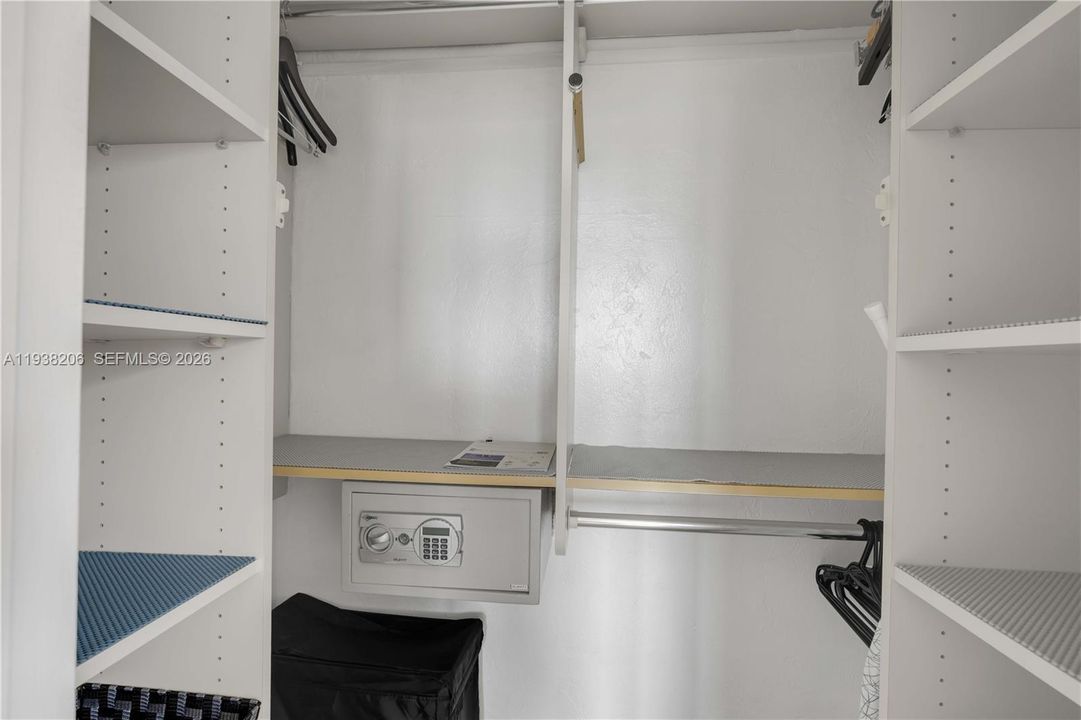 En Venta: $265,000 (0 camas, 1 baños, 450 Pies cuadrados)