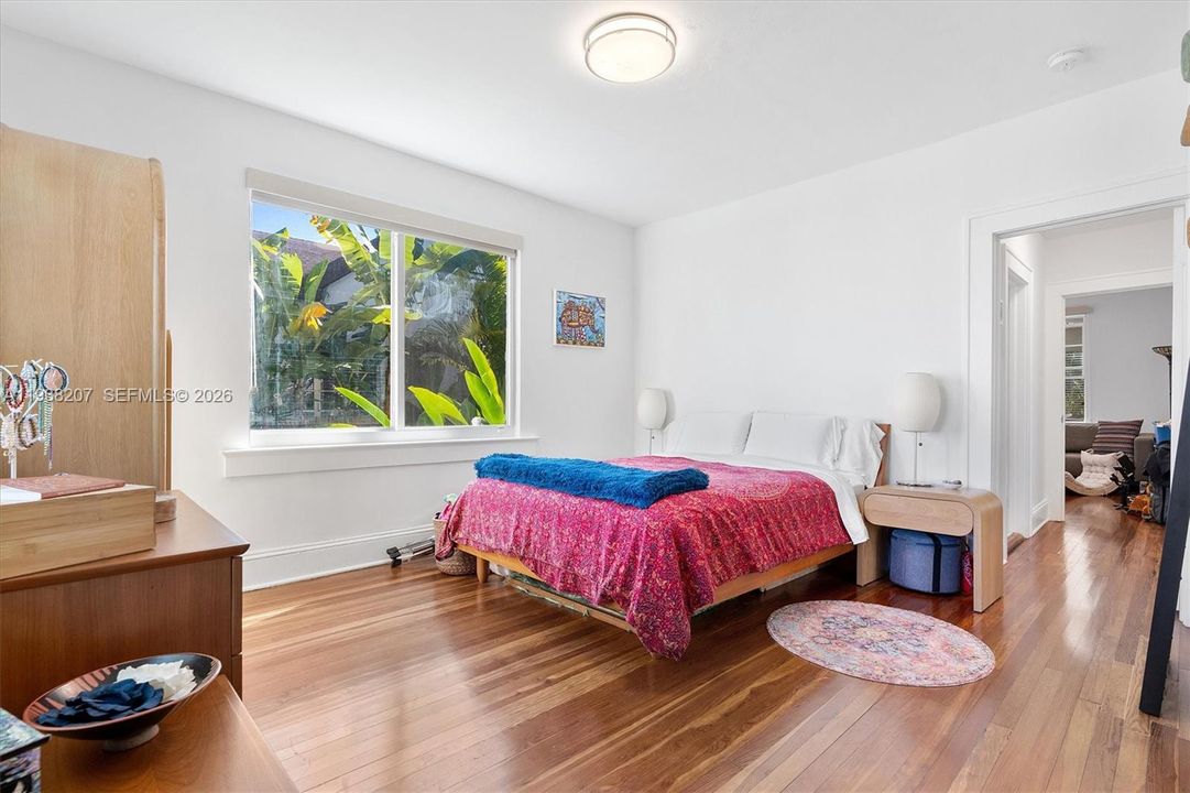 For Sale: $890,000 (2 beds, 2 baths, 1316 Square Feet)