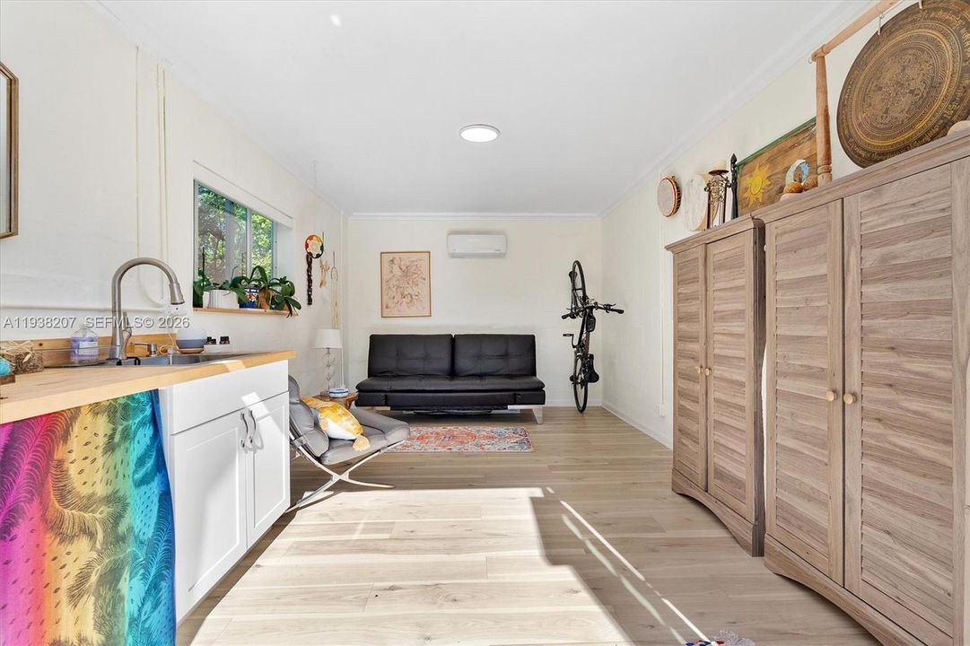 For Sale: $890,000 (2 beds, 2 baths, 1316 Square Feet)