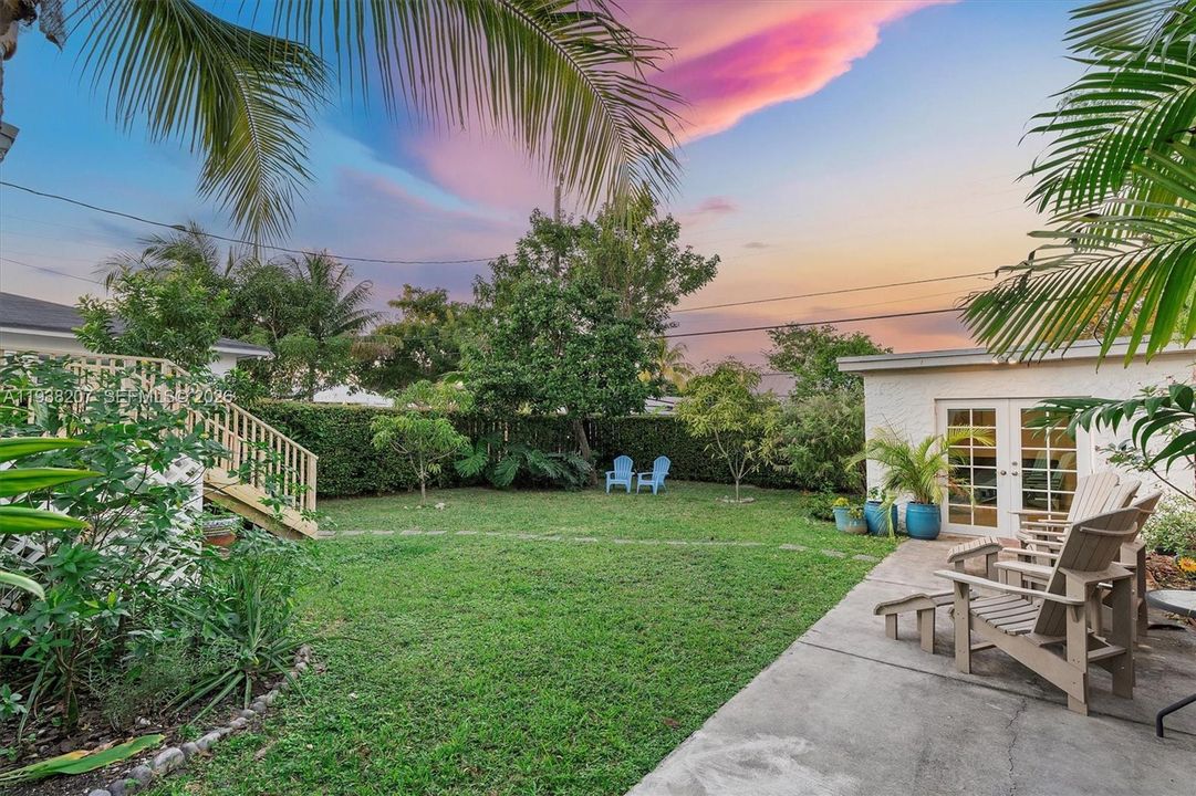 For Sale: $890,000 (2 beds, 2 baths, 1316 Square Feet)