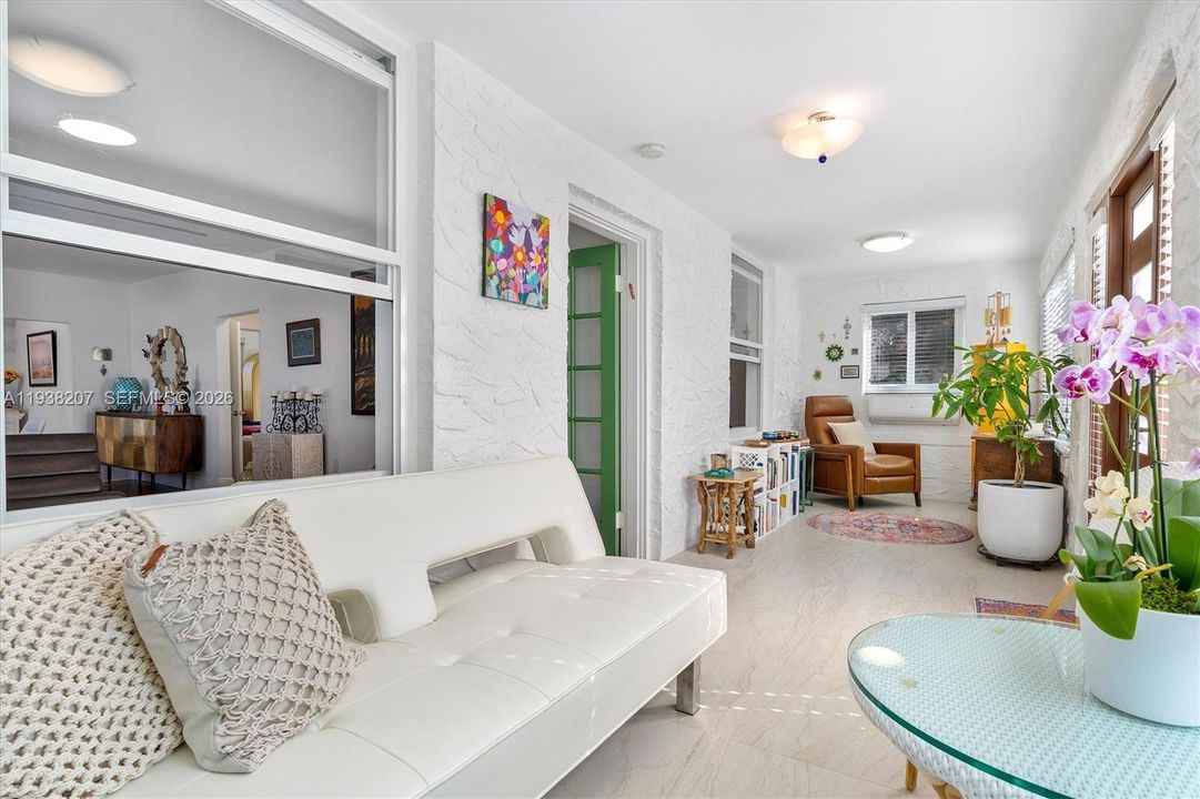 For Sale: $890,000 (2 beds, 2 baths, 1316 Square Feet)