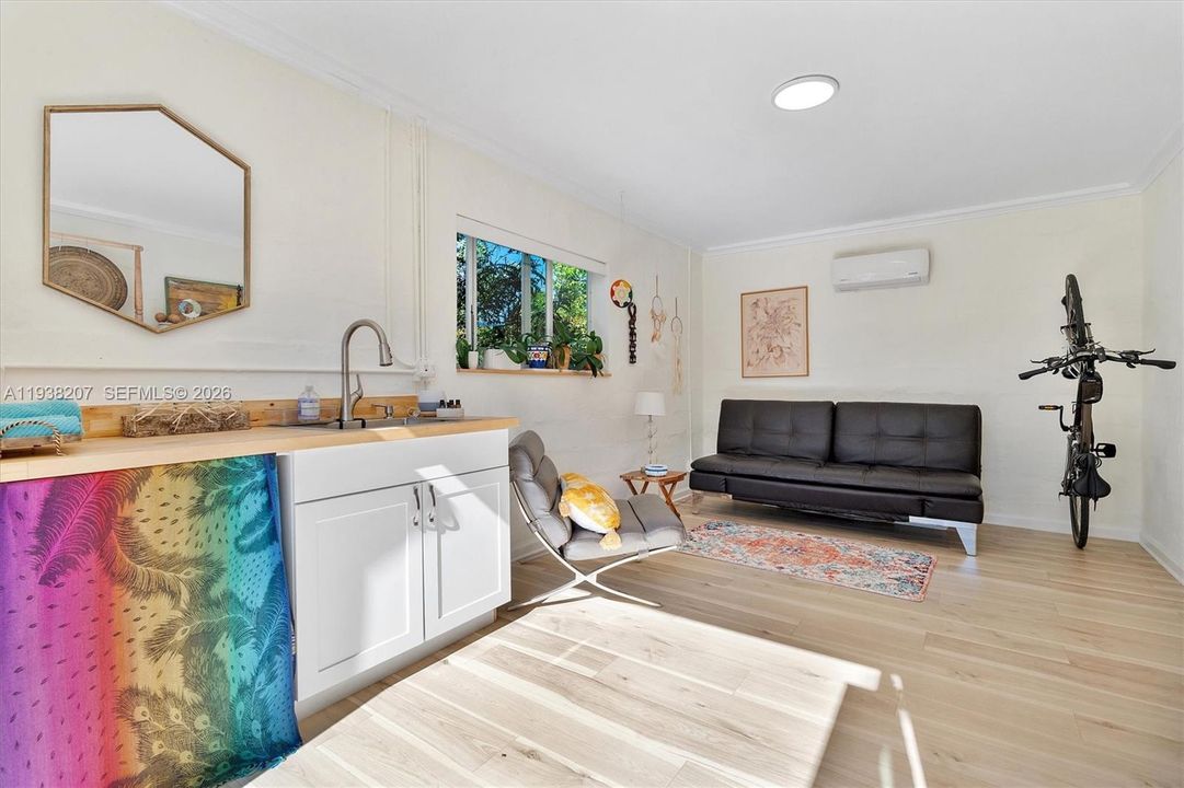 For Sale: $890,000 (2 beds, 2 baths, 1316 Square Feet)