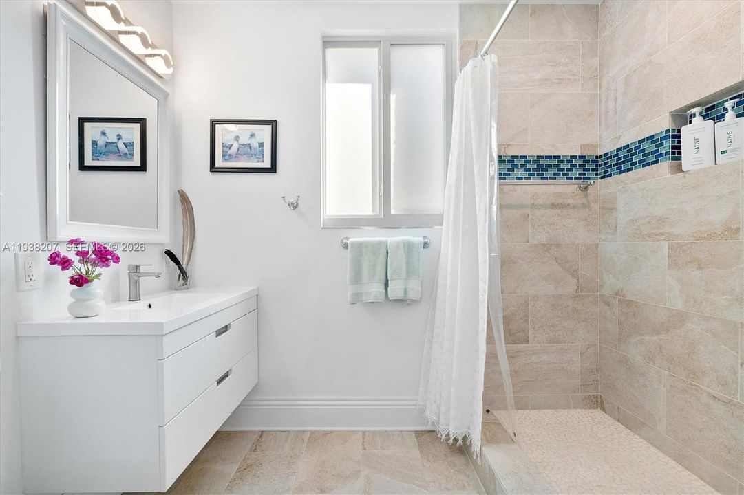 For Sale: $890,000 (2 beds, 2 baths, 1316 Square Feet)