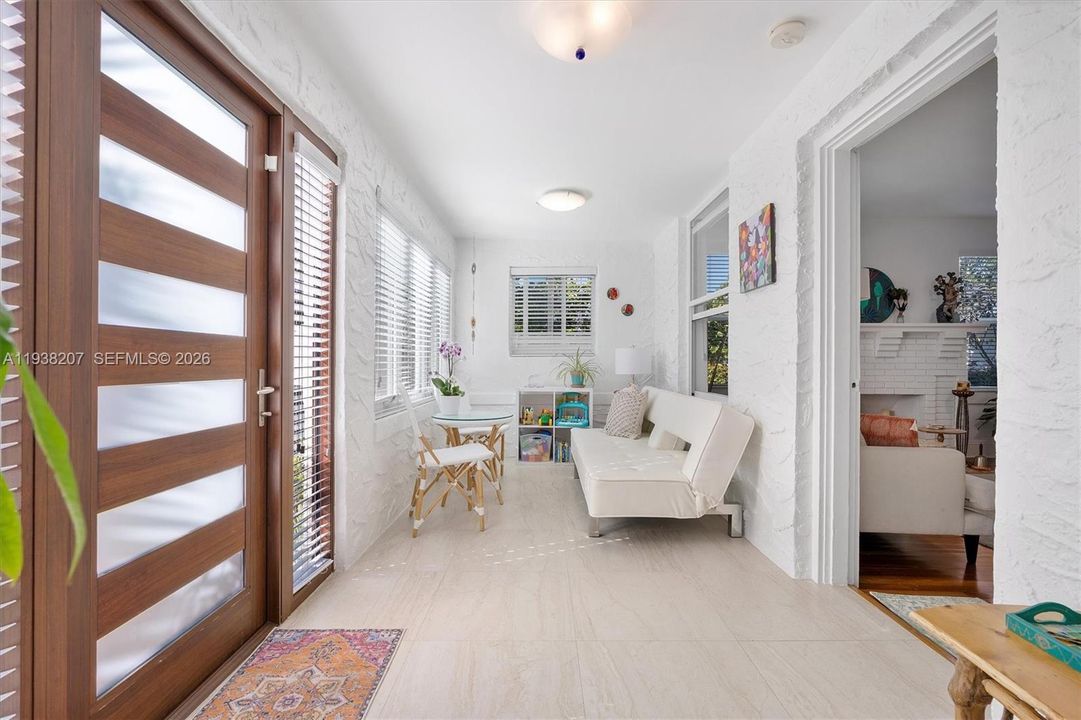 For Sale: $890,000 (2 beds, 2 baths, 1316 Square Feet)