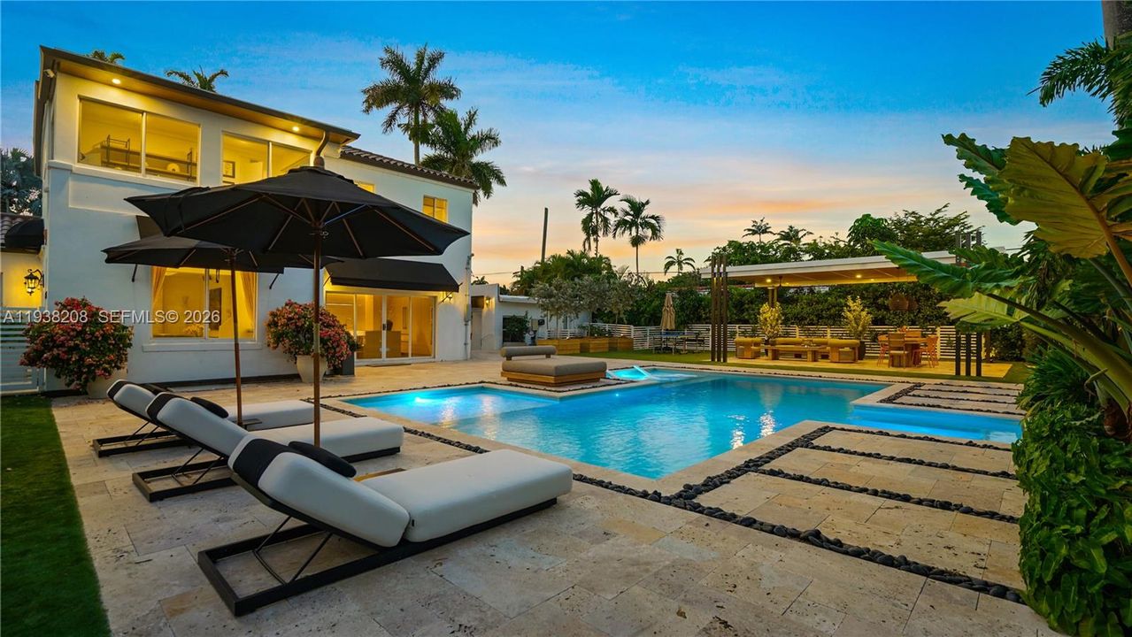 En Renta: $15,000 (4 camas, 4 baños, 3360 Pies cuadrados)