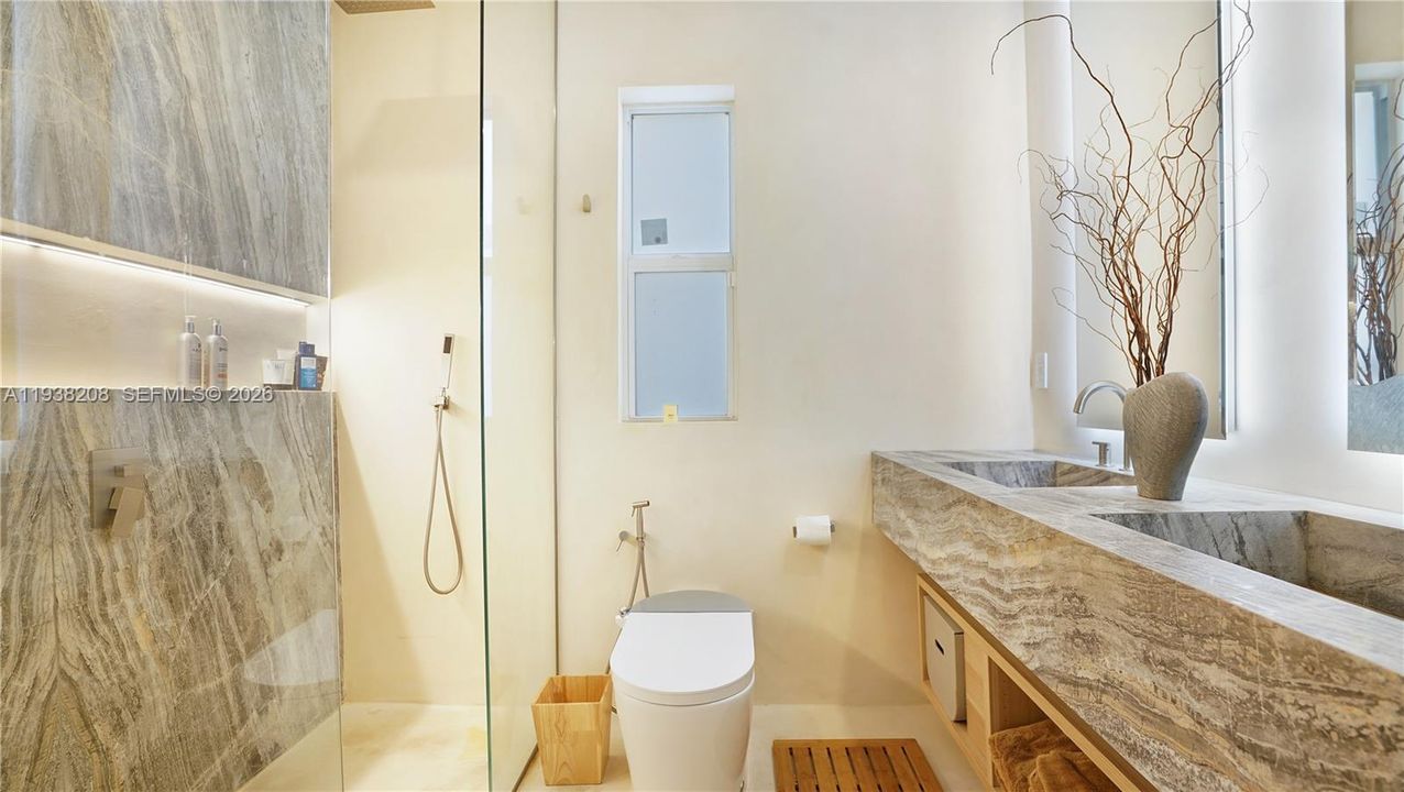 En Renta: $15,000 (4 camas, 4 baños, 3360 Pies cuadrados)