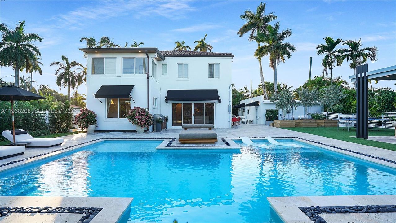 En Renta: $15,000 (4 camas, 4 baños, 3360 Pies cuadrados)