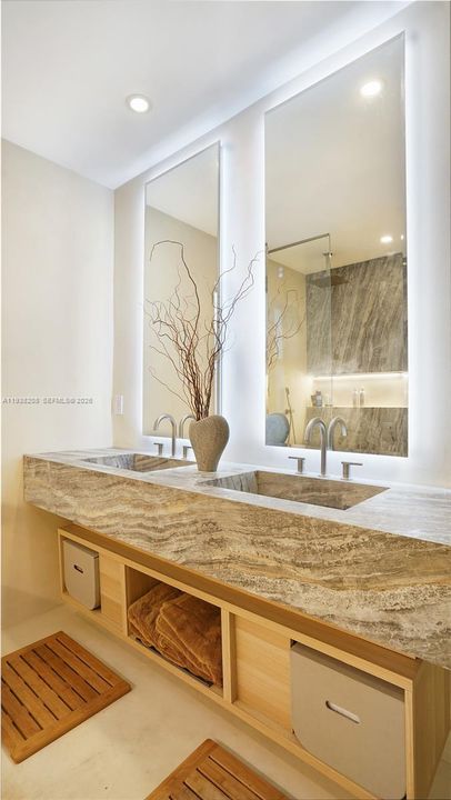 En Renta: $15,000 (4 camas, 4 baños, 3360 Pies cuadrados)