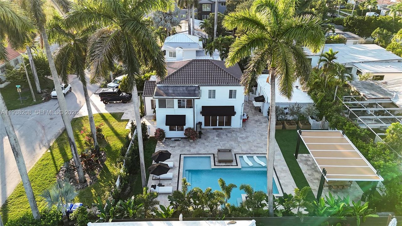 En Renta: $15,000 (4 camas, 4 baños, 3360 Pies cuadrados)