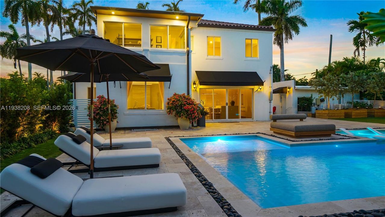 En Renta: $15,000 (4 camas, 4 baños, 3360 Pies cuadrados)