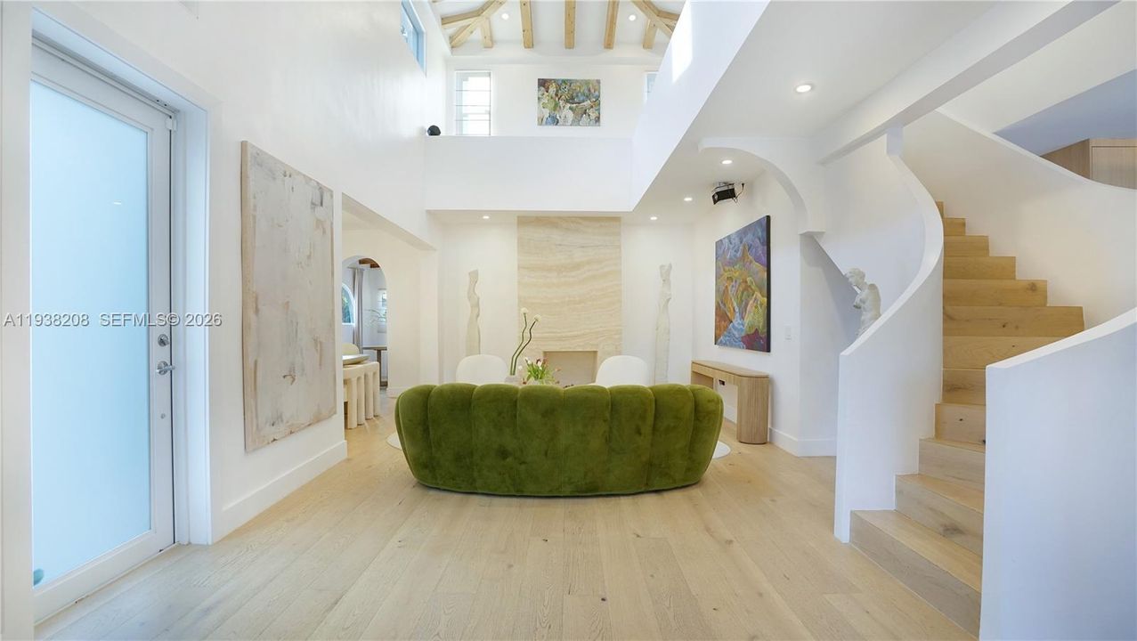 En Renta: $15,000 (4 camas, 4 baños, 3360 Pies cuadrados)