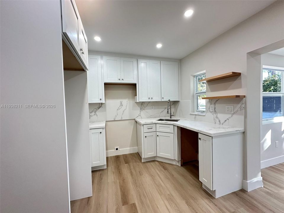 For Sale: $469,900 (3 beds, 2 baths, 1198 Square Feet)