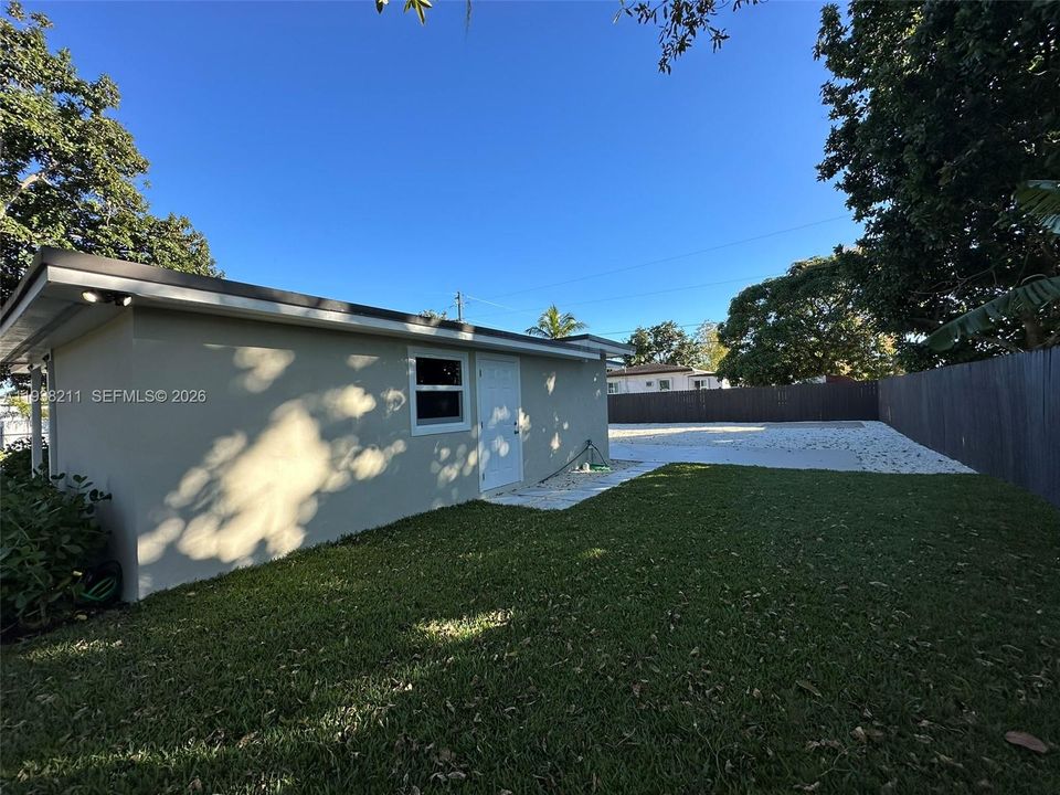 For Sale: $469,900 (3 beds, 2 baths, 1198 Square Feet)