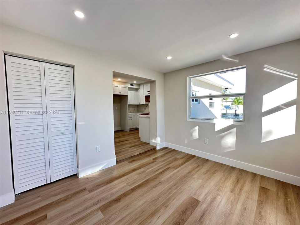 For Sale: $469,900 (3 beds, 2 baths, 1198 Square Feet)