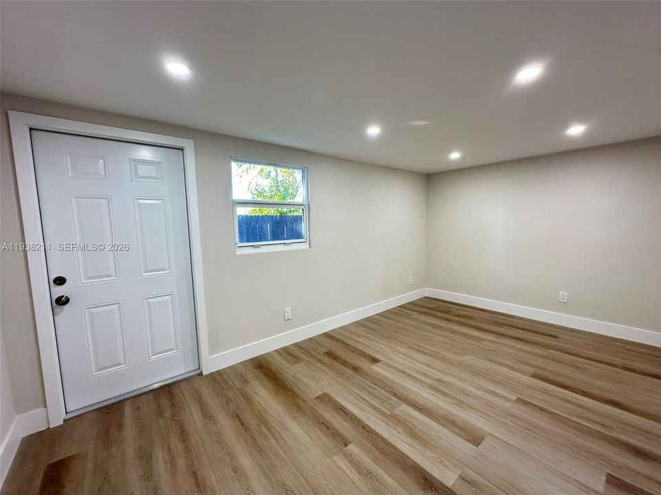 For Sale: $469,900 (3 beds, 2 baths, 1198 Square Feet)