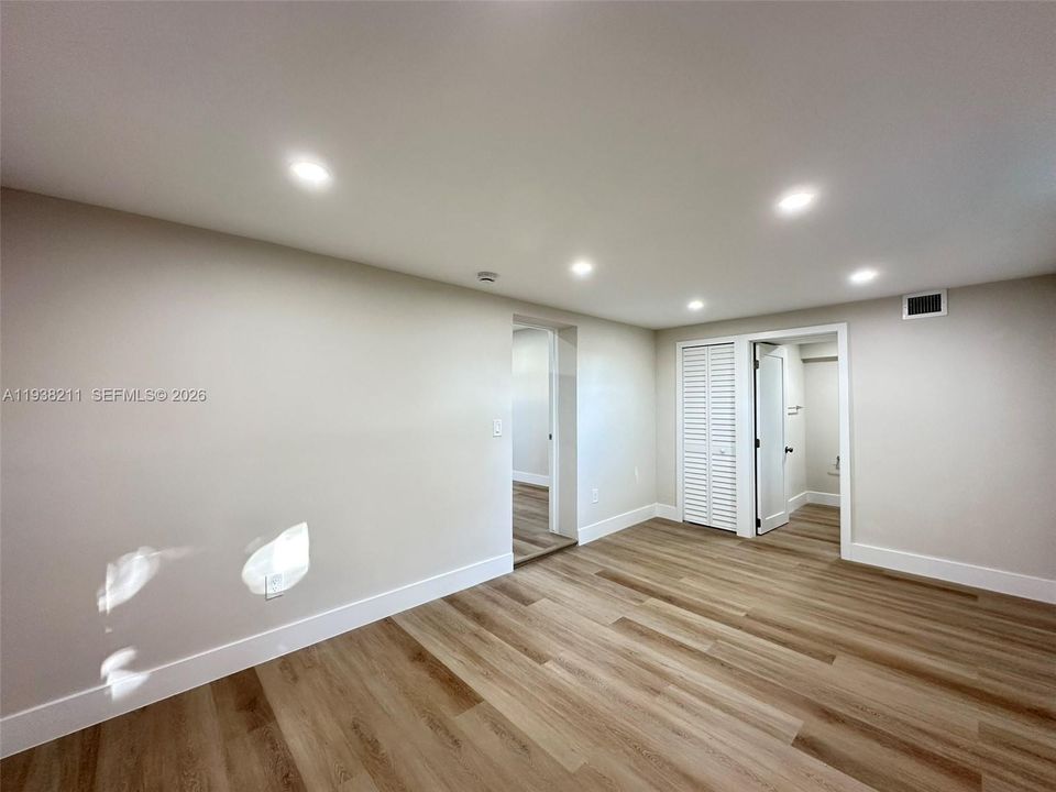 For Sale: $469,900 (3 beds, 2 baths, 1198 Square Feet)