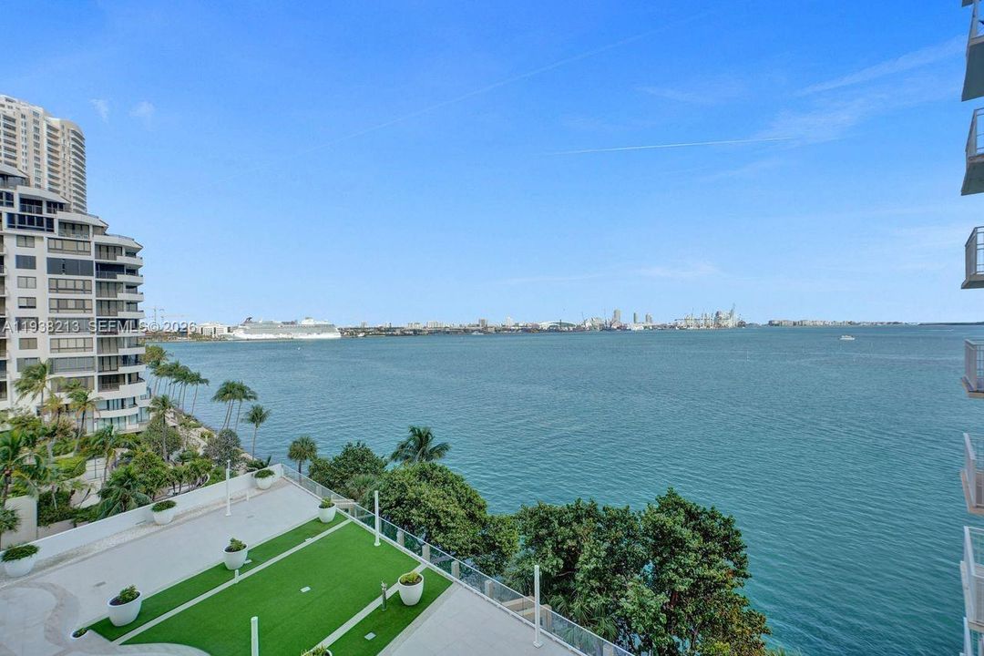 出租: $3,700 (2 贝兹, 2 浴室, 985 平方英尺)