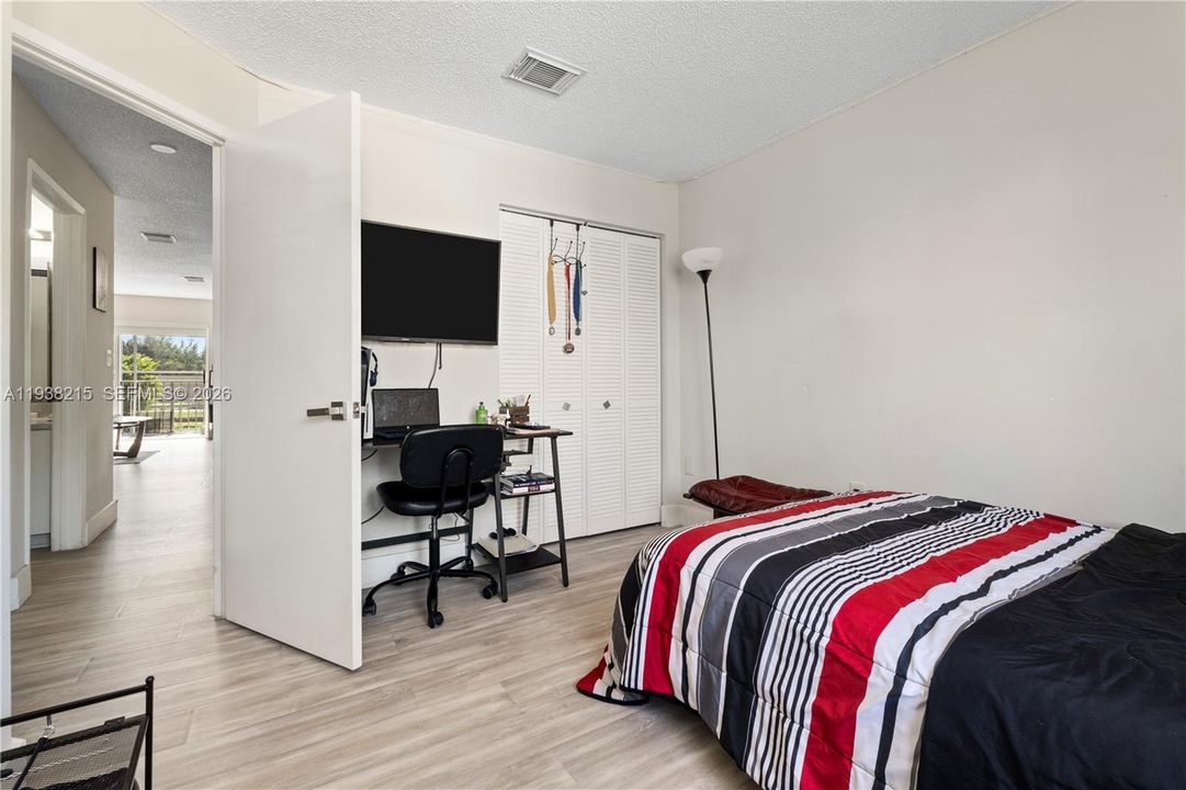 待售: $418,000 (3 贝兹, 2 浴室, 1120 平方英尺)