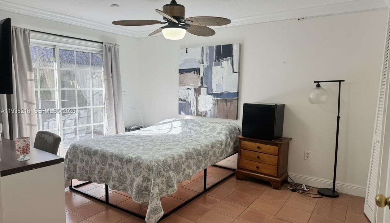 В аренду: $3,800 (3 спален, 2 ванн, 2057 Квадратных фут)