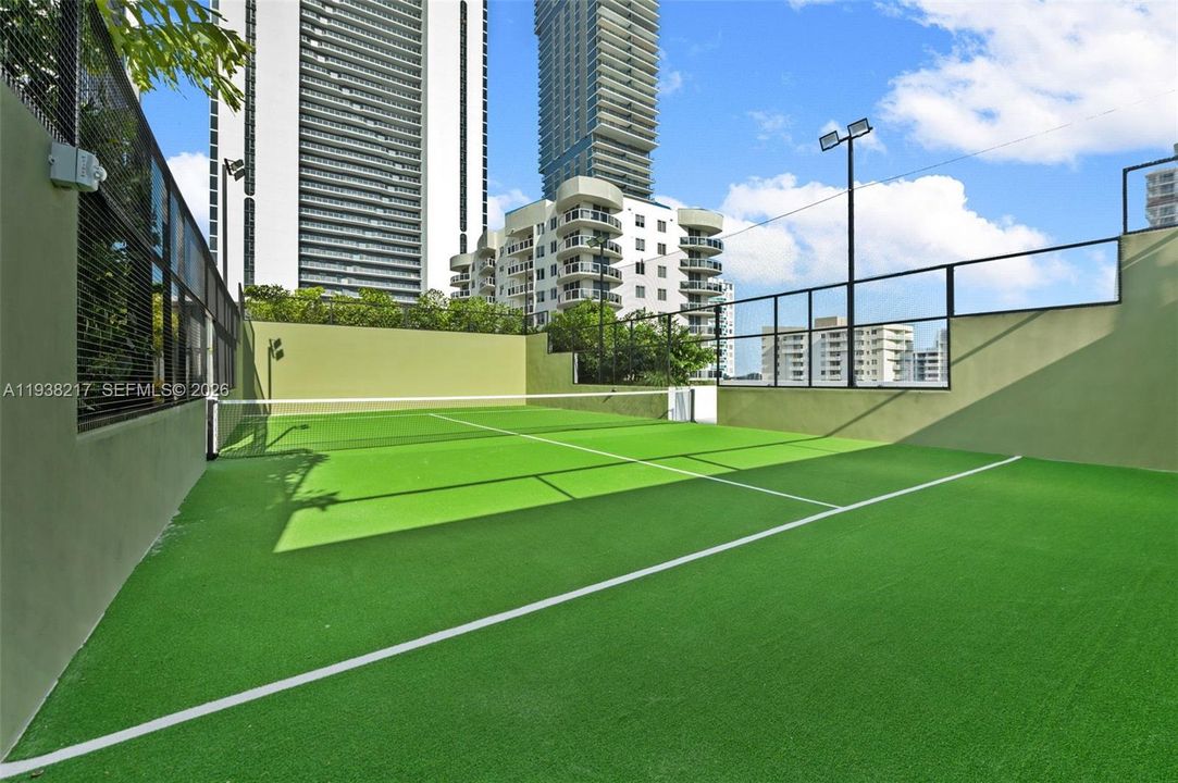 Active With Contract: $6,900 (1 beds, 2 baths, 0 Square Feet)