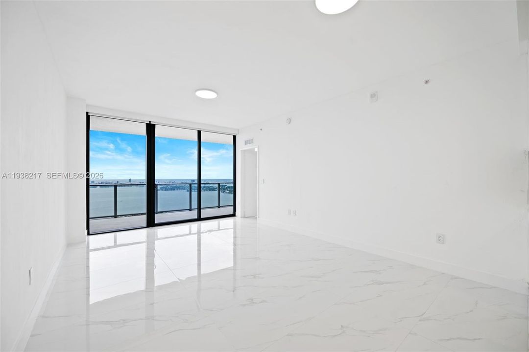 Active With Contract: $6,900 (1 beds, 2 baths, 0 Square Feet)