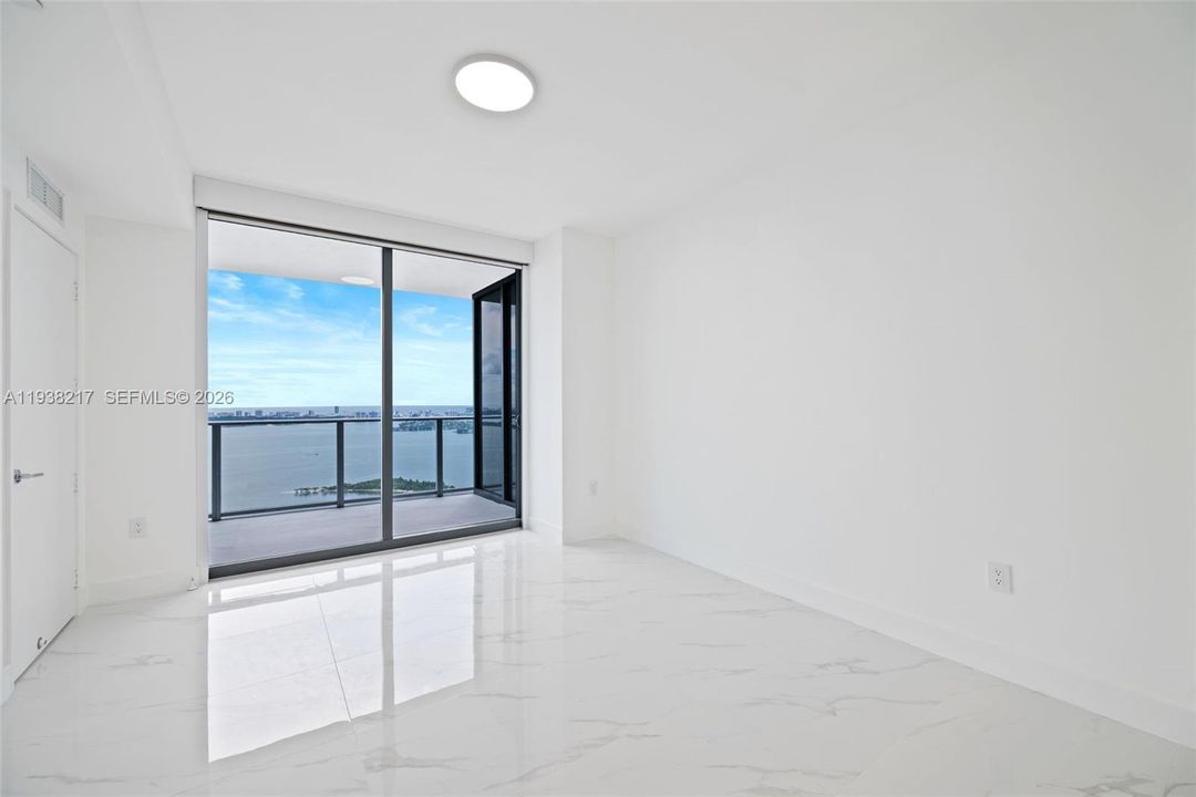 Active With Contract: $6,900 (1 beds, 2 baths, 0 Square Feet)