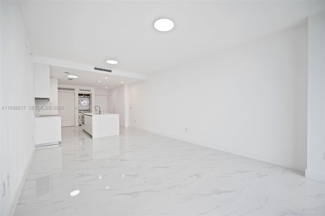 Active With Contract: $6,900 (1 beds, 2 baths, 0 Square Feet)