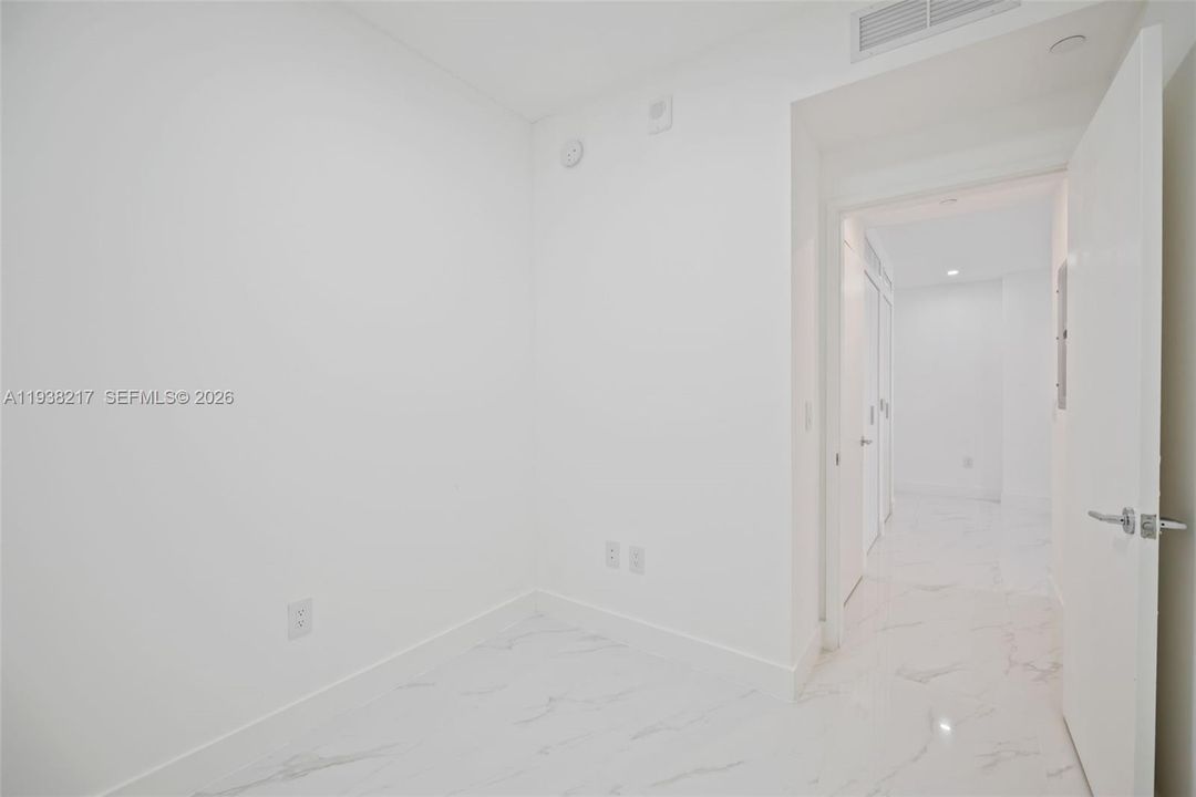 Active With Contract: $6,900 (1 beds, 2 baths, 0 Square Feet)