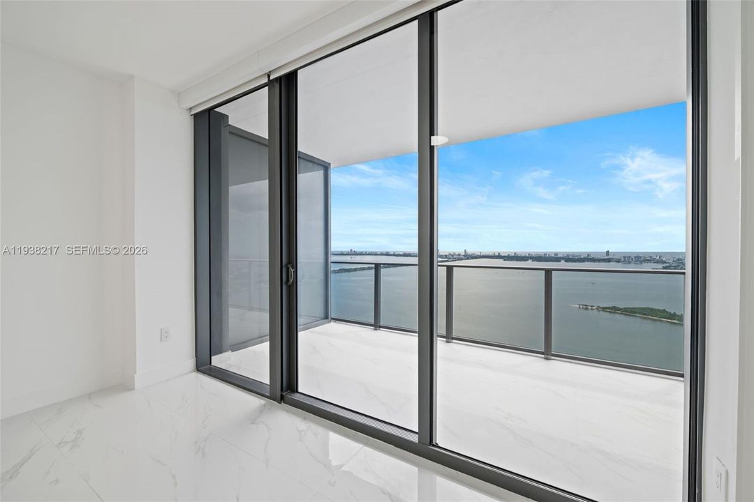 Active With Contract: $6,900 (1 beds, 2 baths, 0 Square Feet)