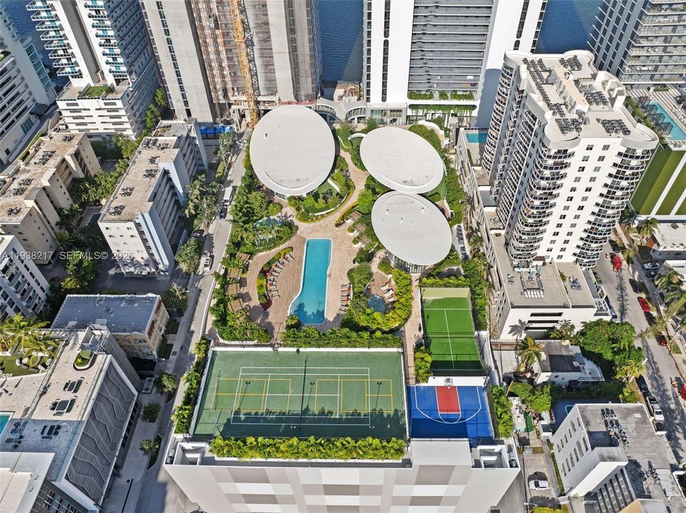 Active With Contract: $6,900 (1 beds, 2 baths, 0 Square Feet)