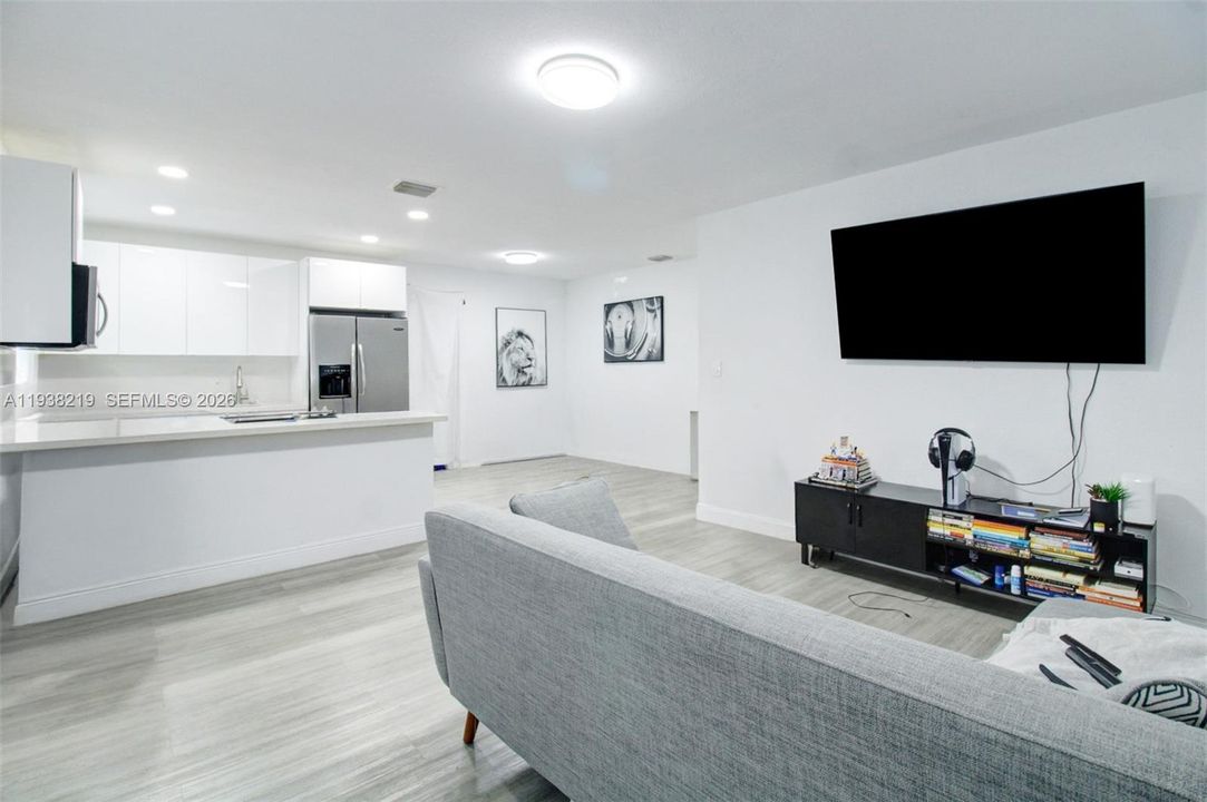 For Sale: $499,000 (3 beds, 2 baths, 1380 Square Feet)