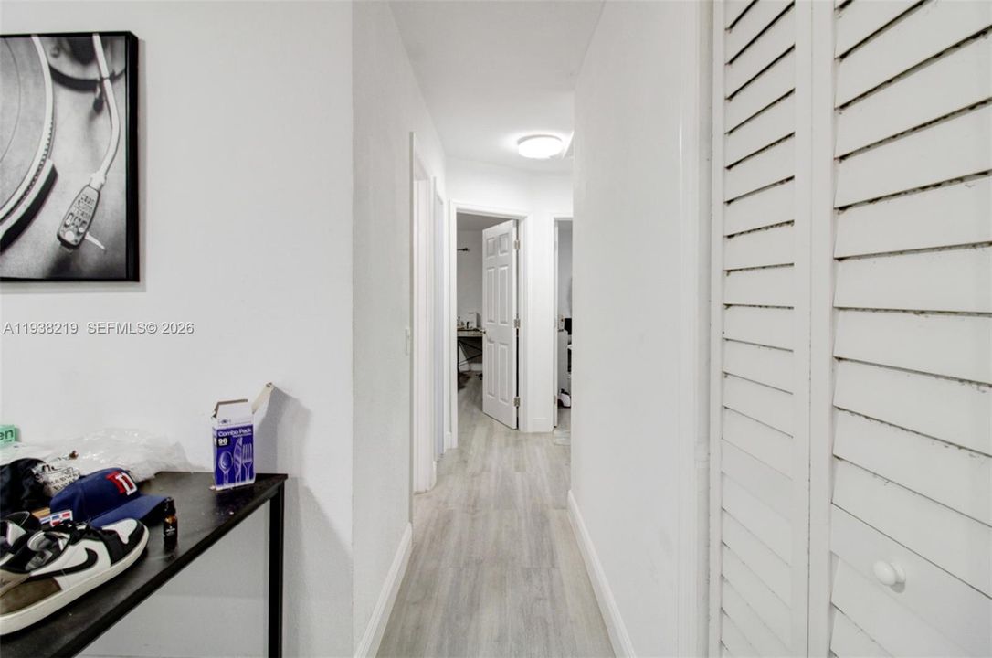 For Sale: $499,000 (3 beds, 2 baths, 1380 Square Feet)