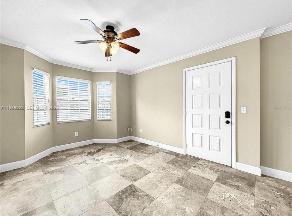 待售: $159,000 (1 贝兹, 1 浴室, 519 平方英尺)