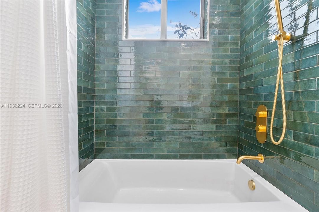 For Sale: $1,449,000 (3 beds, 3 baths, 2193 Square Feet)